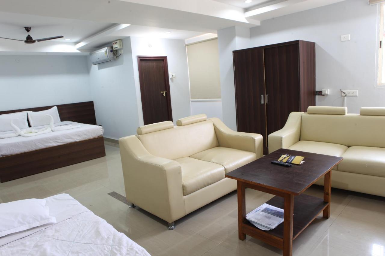 Nova Pride Hotel Hyderabad Eksteriør bilde